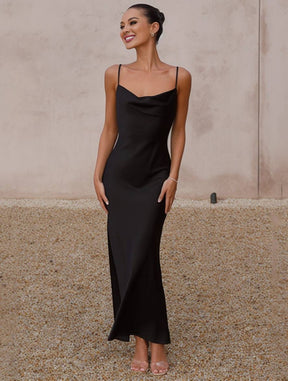 robe demoiselle d'honneur satin moulante dos nu à fines brides élégant femme de soirée invité mariage | KONF
