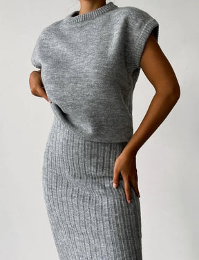 Konf | Cardigan sans manches et jupe en maille