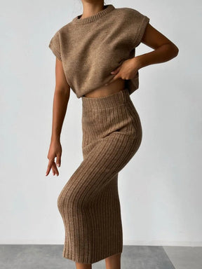Konf | Cardigan sans manches et jupe en maille