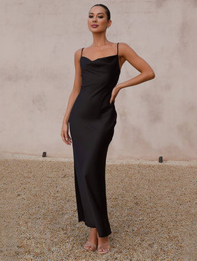 robe demoiselle d'honneur satin moulante dos nu à fines brides élégant femme de soirée invité mariage | KONF