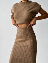 Konf | Cardigan sans manches et jupe en maille
