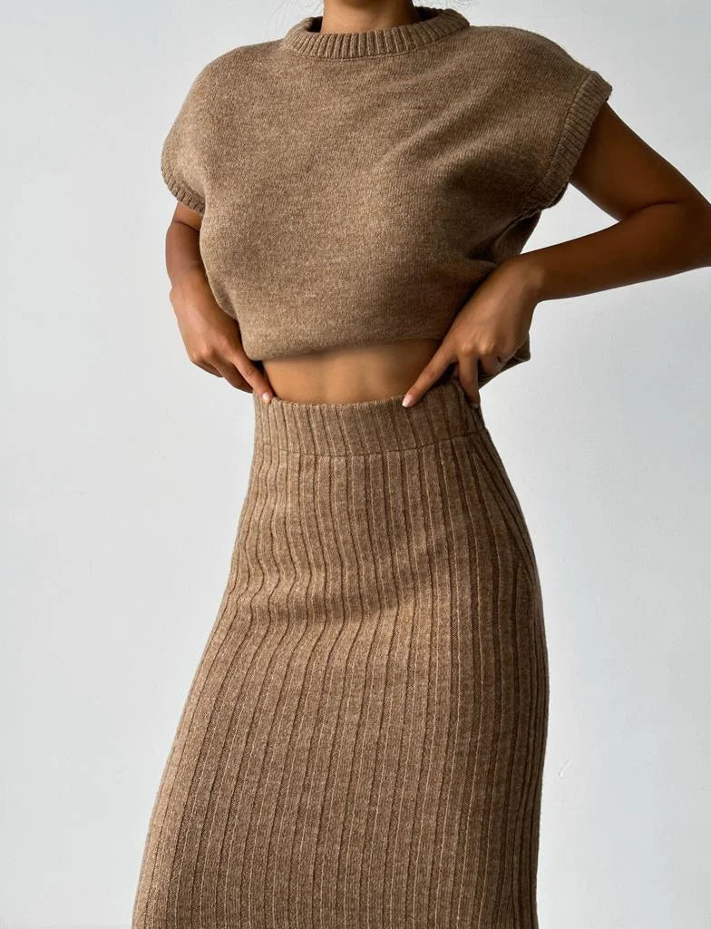 Konf | Cardigan sans manches et jupe en maille